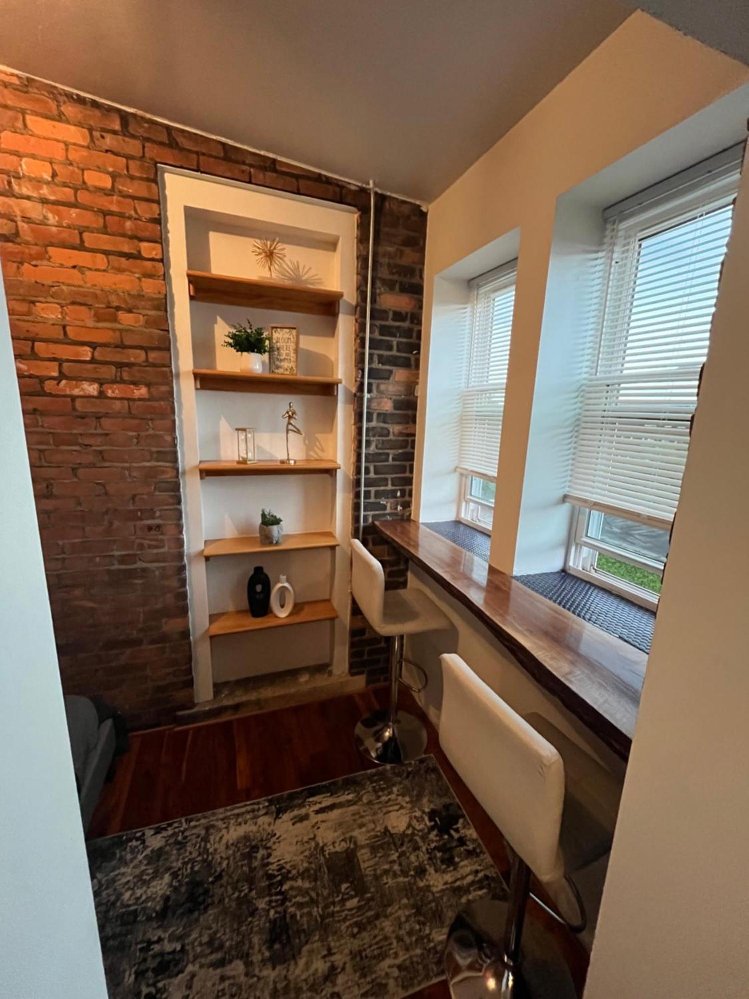2 Bedroom Stylist Apartment デトロイト エクステリア 写真