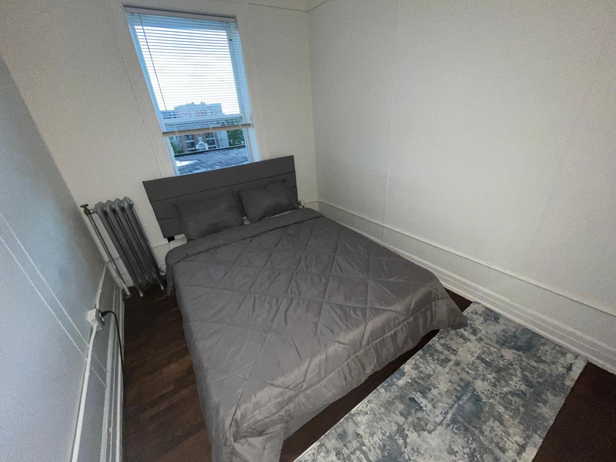2 Bedroom Stylist Apartment デトロイト エクステリア 写真